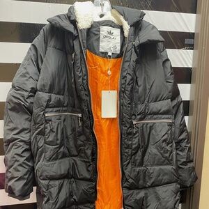 Orolay Black Puffer Jacket with Orange Lining